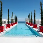 Luxury And Extraordinary In El Higueron Daire