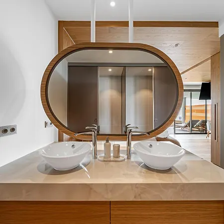 Luxury And Extraordinary In El Higueron Appartement